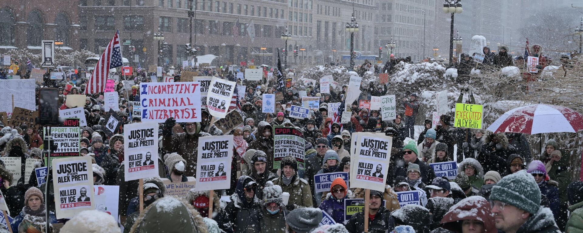 ABD'nin Chicago kentinde ICE karşıtı protesto düzenlendi - Sputnik Türkiye, 1920, 26.01.2026