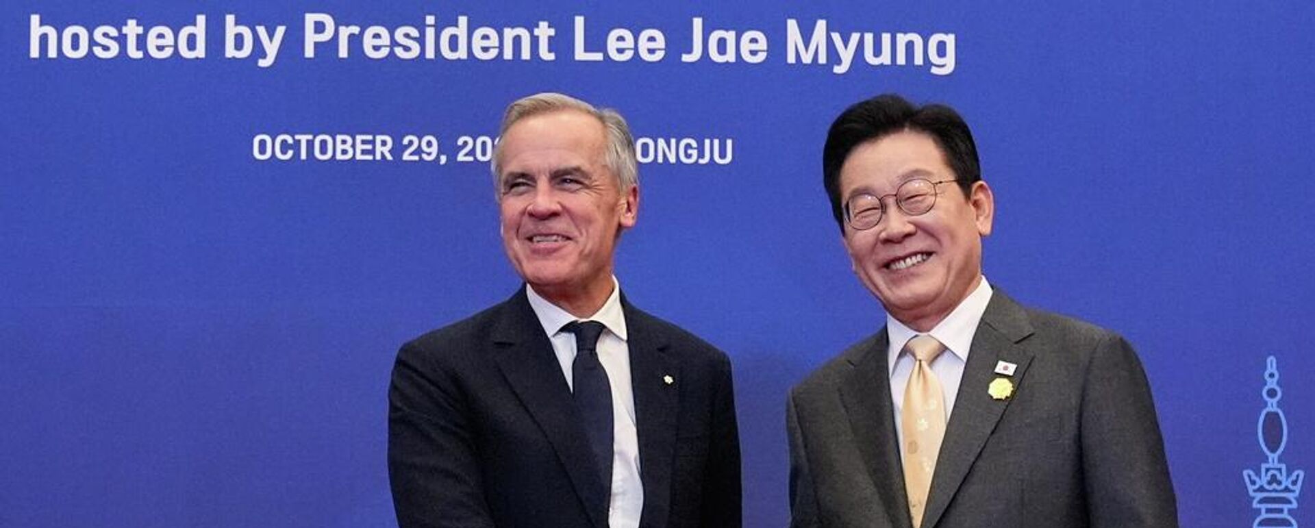 Kanada Başbakanı Mark Carney, Güney Kore Devlet Başkanı Lee Jae Myung - Sputnik Türkiye, 1920, 27.01.2026