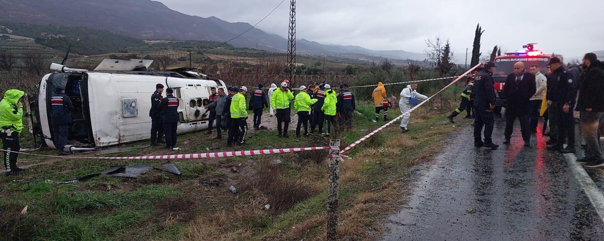 Sağlık görevlileri kaza yaptı - Sputnik Türkiye, 1920, 27.01.2026