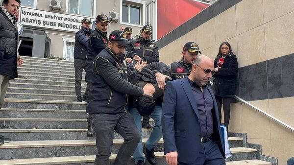 Şişli'deki cinayette zanlılar adliyeye sevk edildi - Sputnik Türkiye