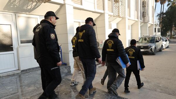 Mersin merkezli operasyonda 7 kişi tutuklandı - Sputnik Türkiye
