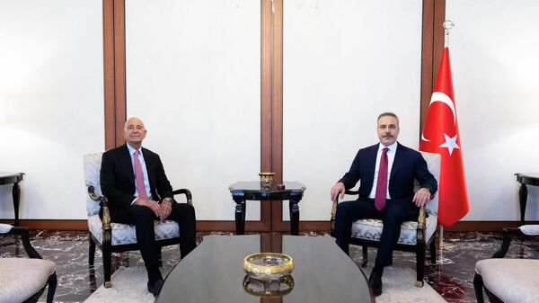 Dışişleri Bakanı Hakan Fidan ABD Büyükelçisi Tom Barrack ile görüştü - Sputnik Türkiye