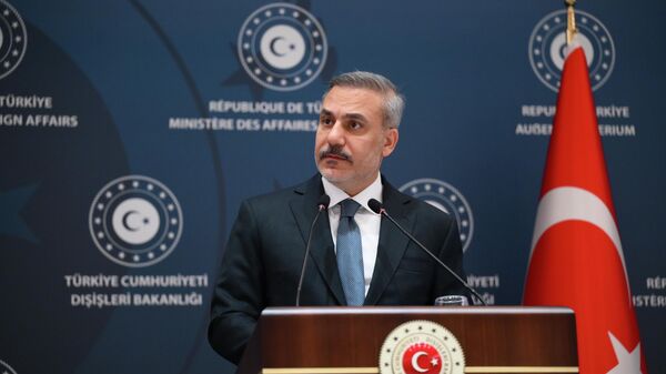 Dışişleri Bakanı Hakan Fidan, İran Dışişleri Bakanı Abbas Arakçi ile İstanbul'da bir araya geldi - Sputnik Türkiye