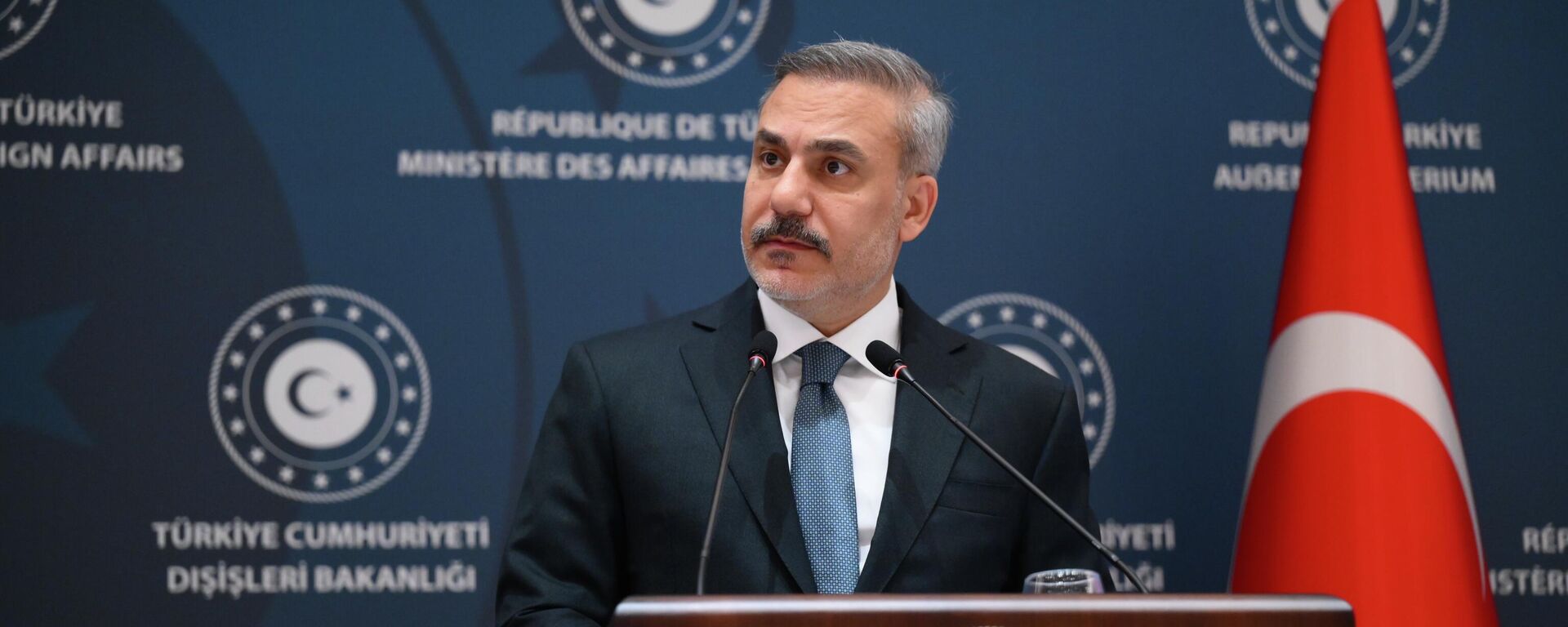 Dışişleri Bakanı Hakan Fidan, İran Dışişleri Bakanı Abbas Arakçi ile İstanbul'da bir araya geldi - Sputnik Türkiye, 1920, 14.04.2026