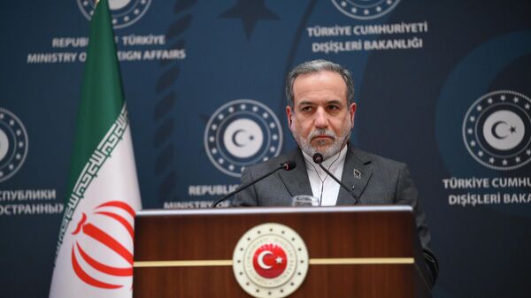 Dışişleri Bakanı Hakan Fidan, İran Dışişleri Bakanı Abbas Arakçi ile İstanbul'da bir araya geldi - Sputnik Türkiye