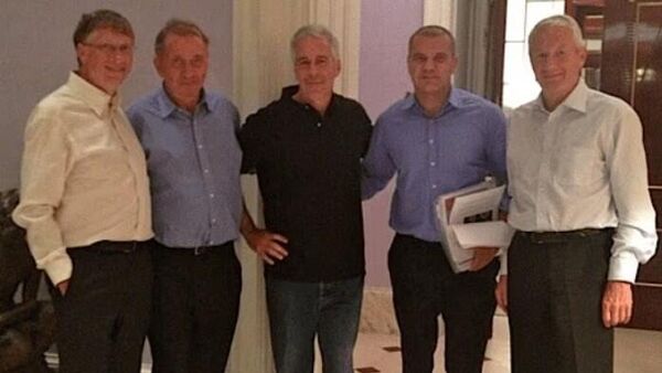 Bill Gates ve Epstein - Sputnik Türkiye