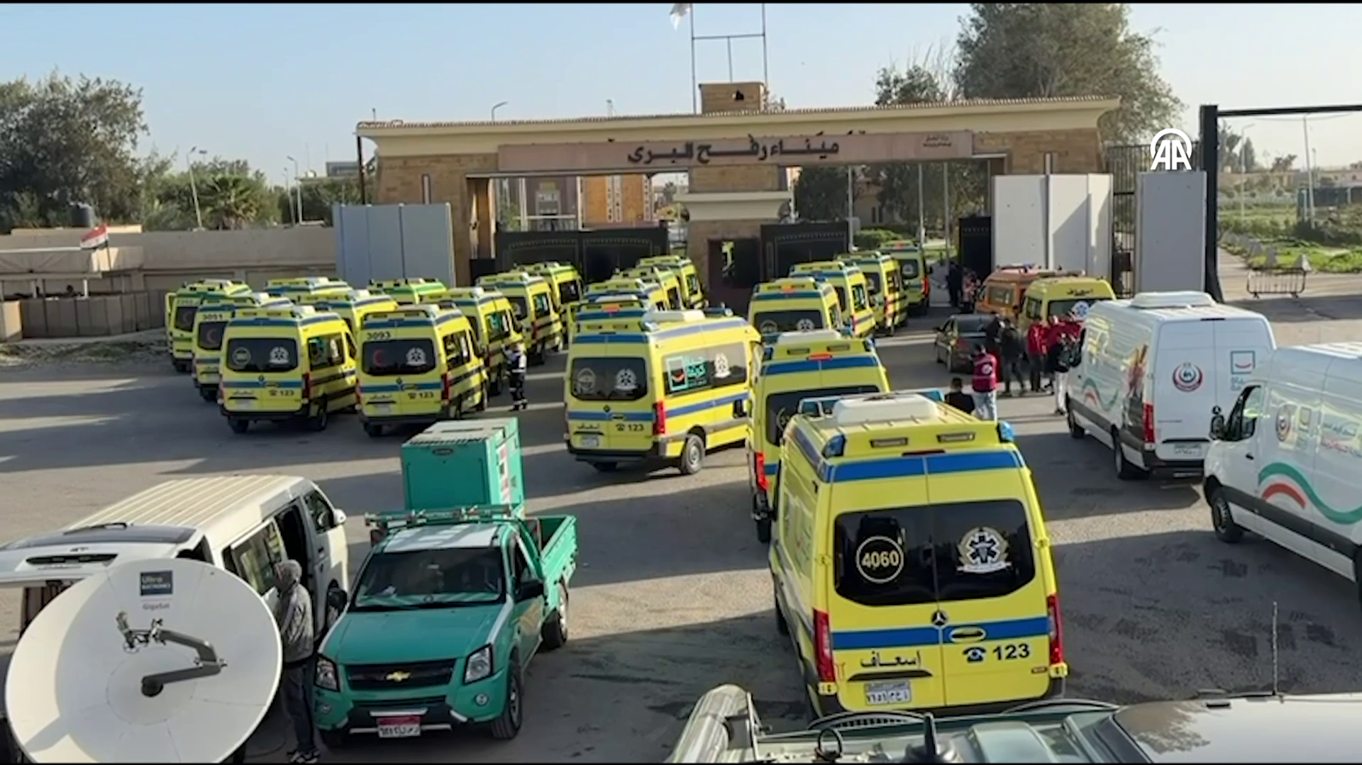 Refah Sınır Kapısı'nda sınırlı hareketlilik: Yaya geçişleri deneme amaçlı başladı - 01.02.2026, Sputnik Türkiye