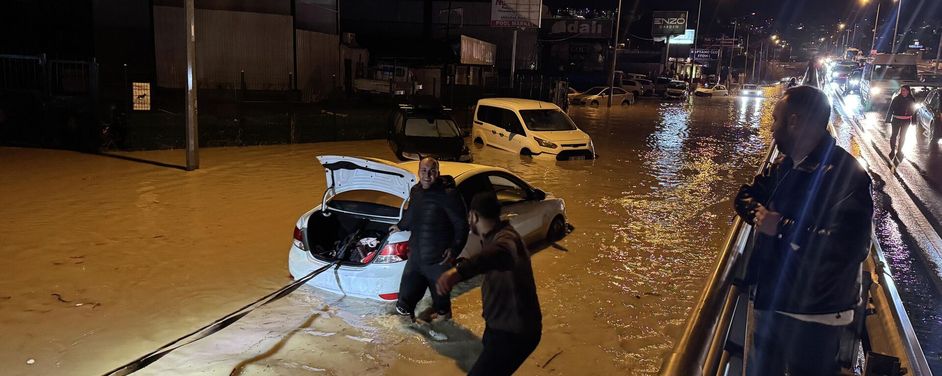 Aydın’ın Kuşadası, Söke, Didim, Germencik ve İncirliova ilçelerinde sağanak ve dolu - Sputnik Türkiye, 1920, 02.02.2026