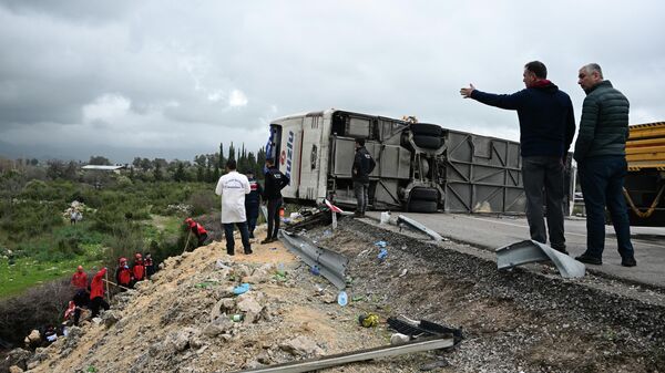 Antalya'da yolcu otobüsü kazası - Sputnik Türkiye