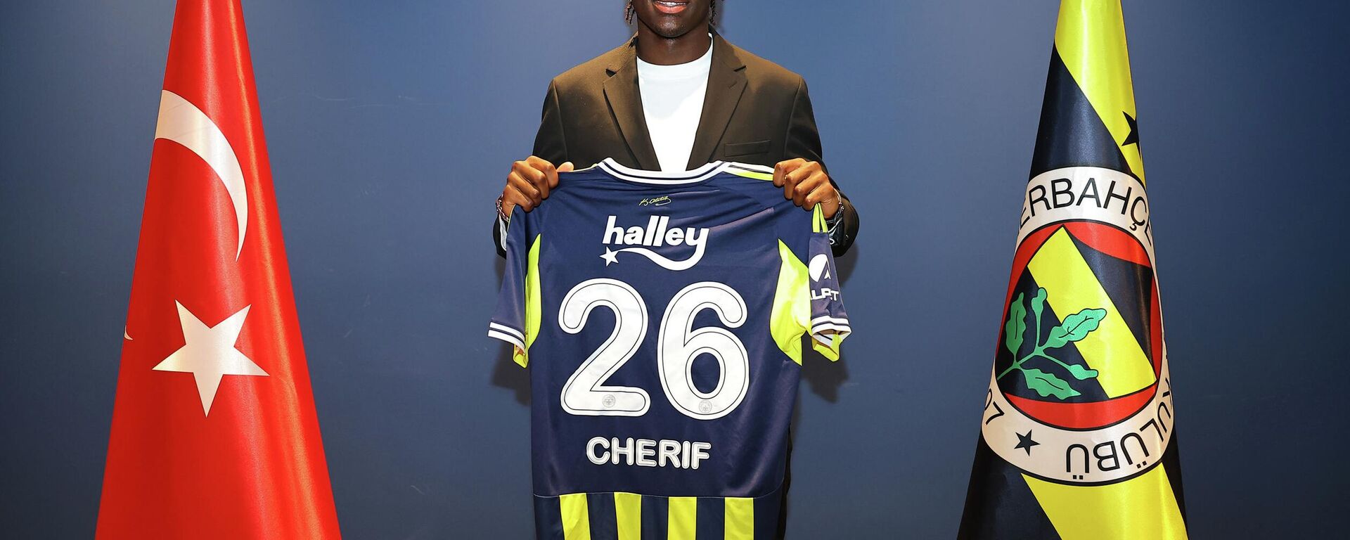 Fenerbahçe, 19 yaşındaki forvet oyuncusu Sidiki Cherif'i sezon sonuna kadar kiraladı - Sputnik Türkiye, 1920, 02.02.2026