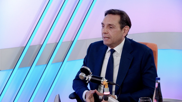 Eski Sırbistan Başbakan Yardımcısı: Ukrayna'nın AB'ye katılması birliğin çöküşü olacak - Sputnik Türkiye