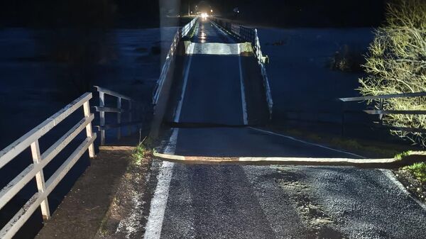 Balıkesir'in Susurluk ilçesinde etkili olan şiddetli yağış nedeniyle köprü çöktü - Sputnik Türkiye