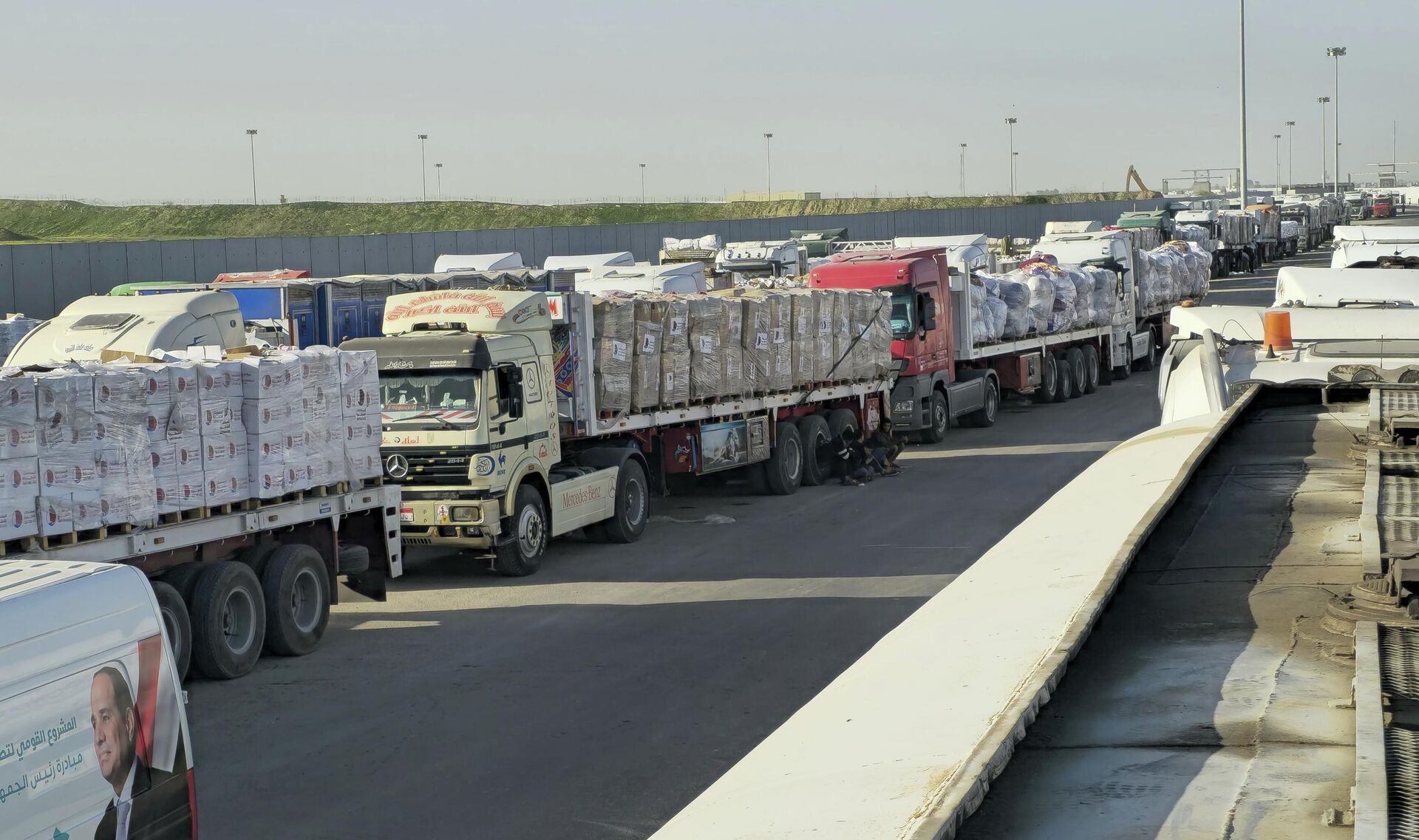 Hamas: Gazze'ye giren yardım tırlarının sayısı, açıklanan rakamların yarısından az - Sputnik Türkiye, 1920, 03.02.2026