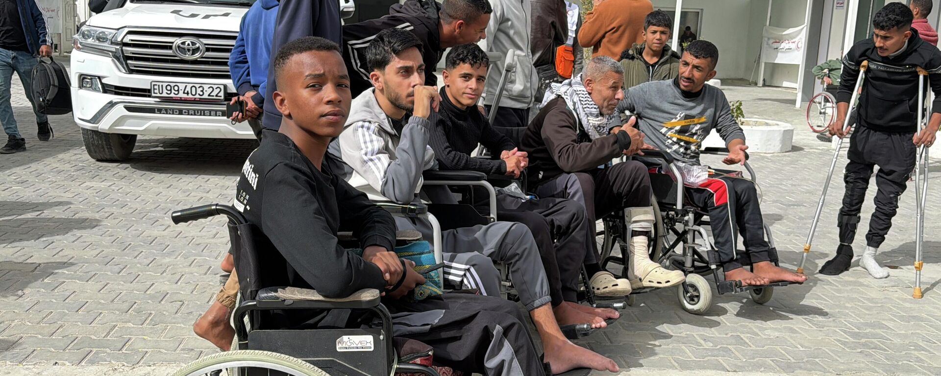 Gazze Şeridi'ndeki Rafah sınır kapısı uzun aradan sonra yeniden açıldı - Sputnik Türkiye, 1920, 04.02.2026