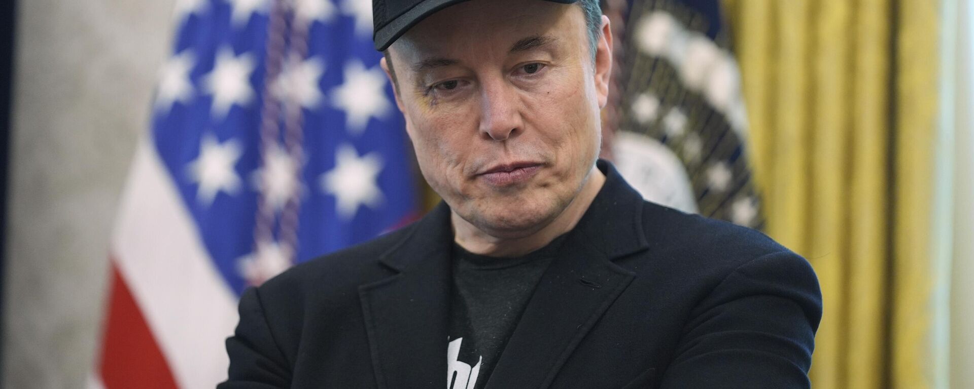 Elon Musk attends a news conference with President Donald Trump in the Oval Office of the White House, Friday, May 30, 2025, in Washington. - Sputnik Türkiye, 1920, 04.02.2026