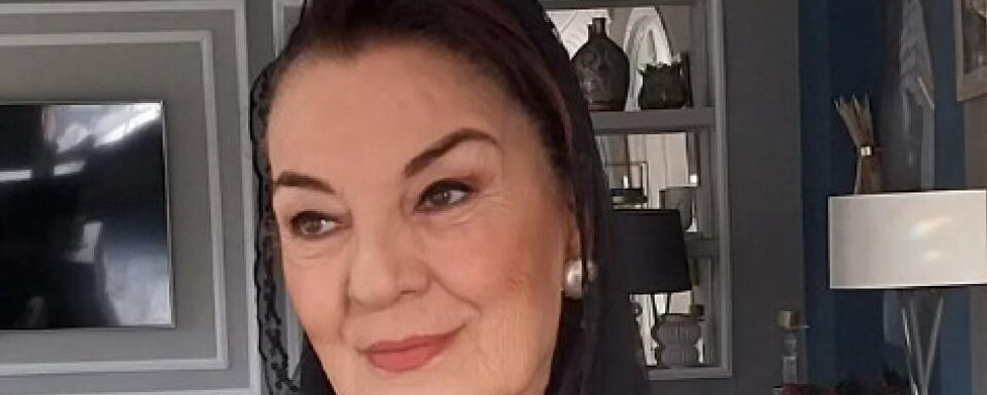 Yeşilçam’ın usta oyuncusu Nevin Efe - Sputnik Türkiye, 1920, 06.02.2026