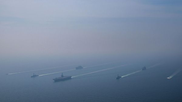 ABD Merkez Kuvvetler Komutanlığı (CENTCOM), Umman Denizi'nde seyir gerçekleştiren Abraham Lincoln Uçak Gemisi Taarruz Grubu'nun fotoğraflarını paylaştı. - Sputnik Türkiye
