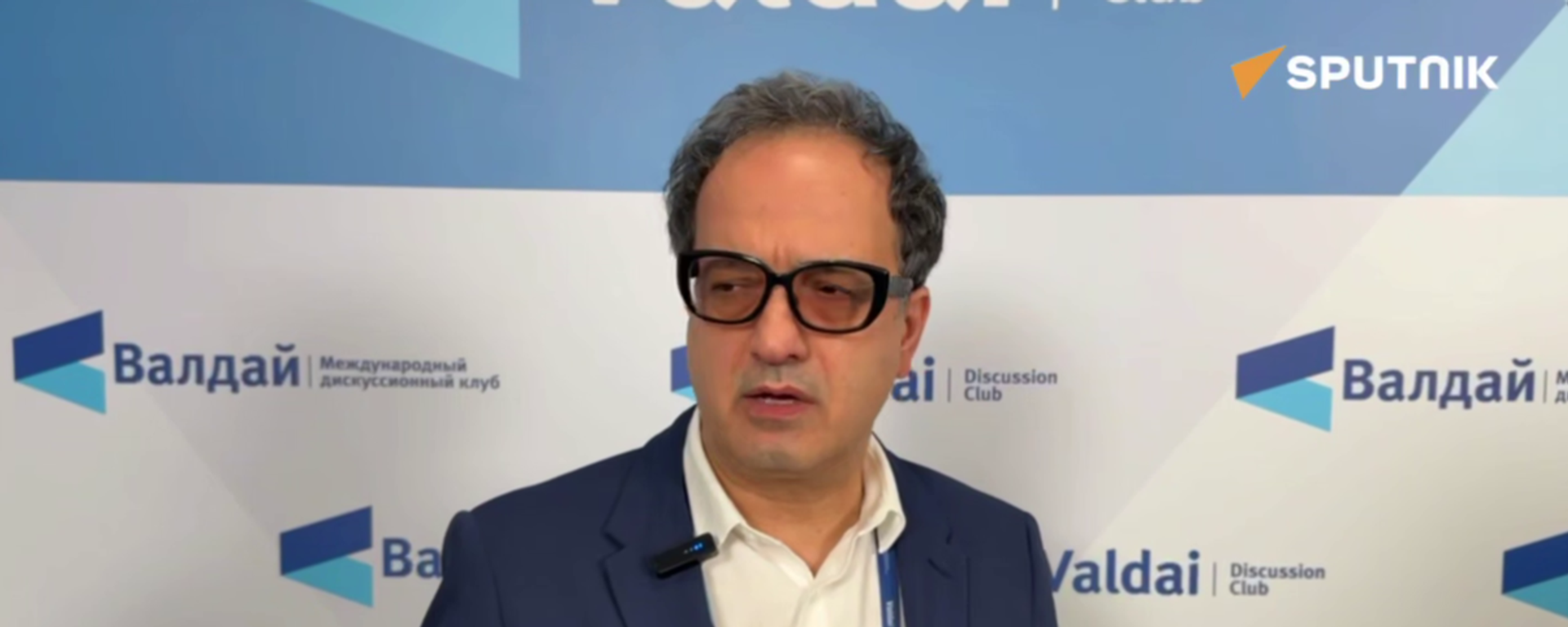 İran’daki Orta Doğu Stratejik Çalışmalar Enstitüsü Direktörü ve İslam Azad Üniversitesi Siyaset Bilimi ve Uluslararası İlişkiler Fakültesi Başkanı Kayhan Barzegar - Sputnik Türkiye, 1920, 10.02.2026