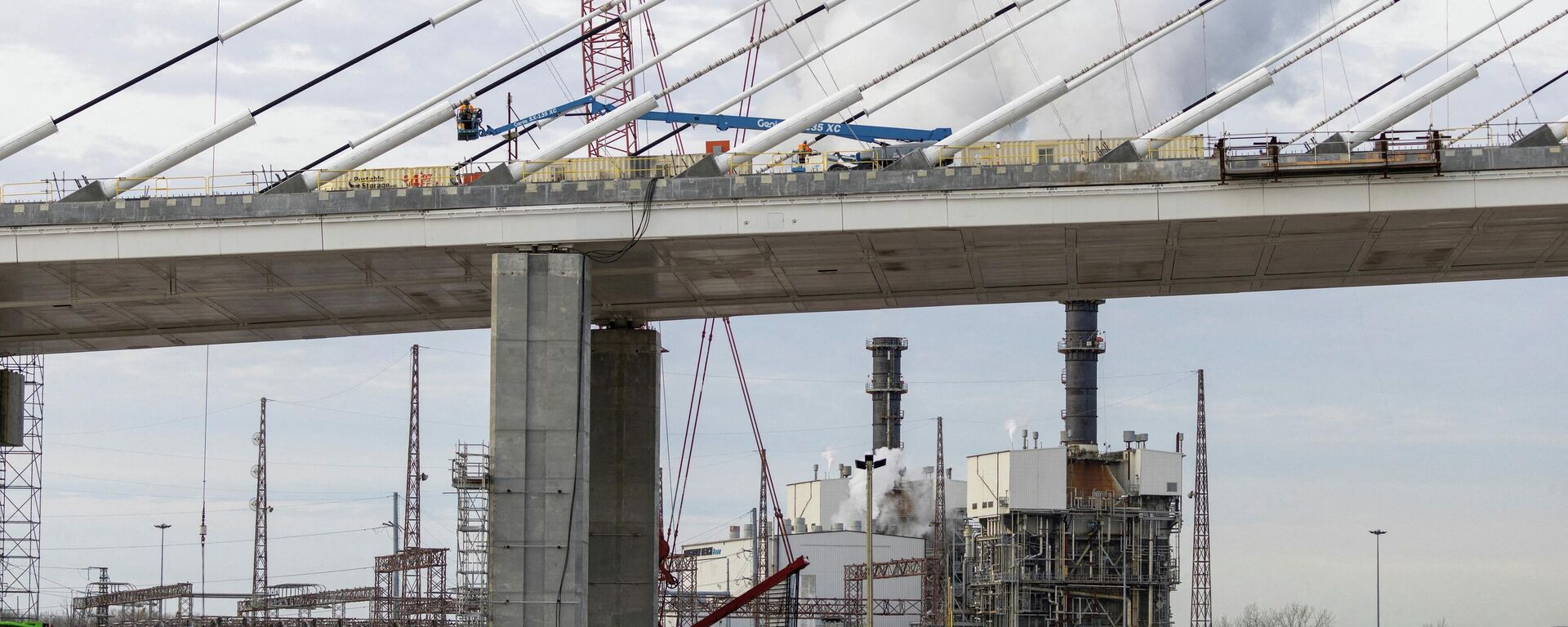 Trump, ABD-Kanada Köprüsünün Açılışını Engellemekle Tehdit Etti - Sputnik Türkiye, 1920, 10.02.2026