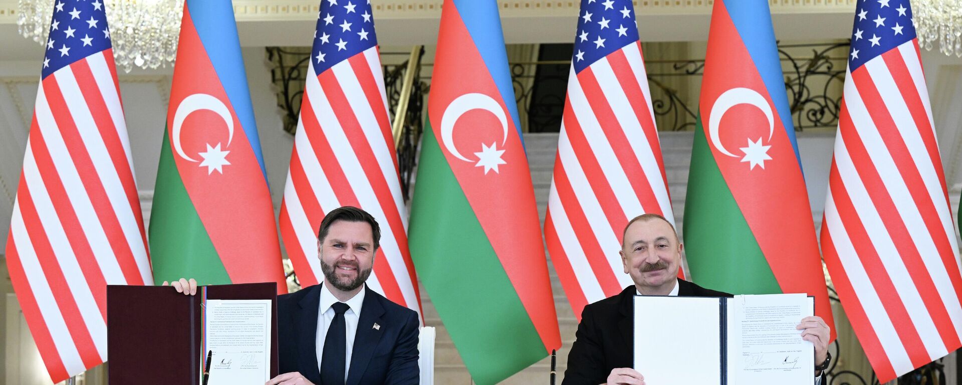 ABD Başkan Yardımcısı JD Vance ve Azerbaycan Cumhurbaşkanı İlham Aliyev - Sputnik Türkiye, 1920, 10.02.2026