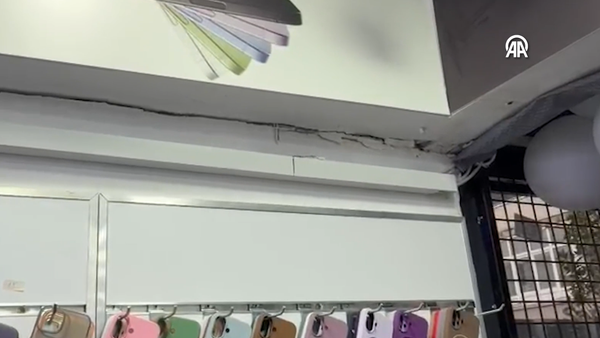 Küçükçekmece'de kayan 5 katlı bina boşaltıldı - Sputnik Türkiye