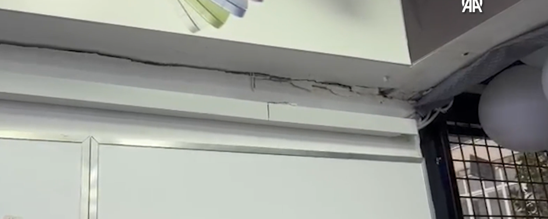 Küçükçekmece'de kayan 5 katlı bina boşaltıldı - Sputnik Türkiye, 1920, 11.02.2026