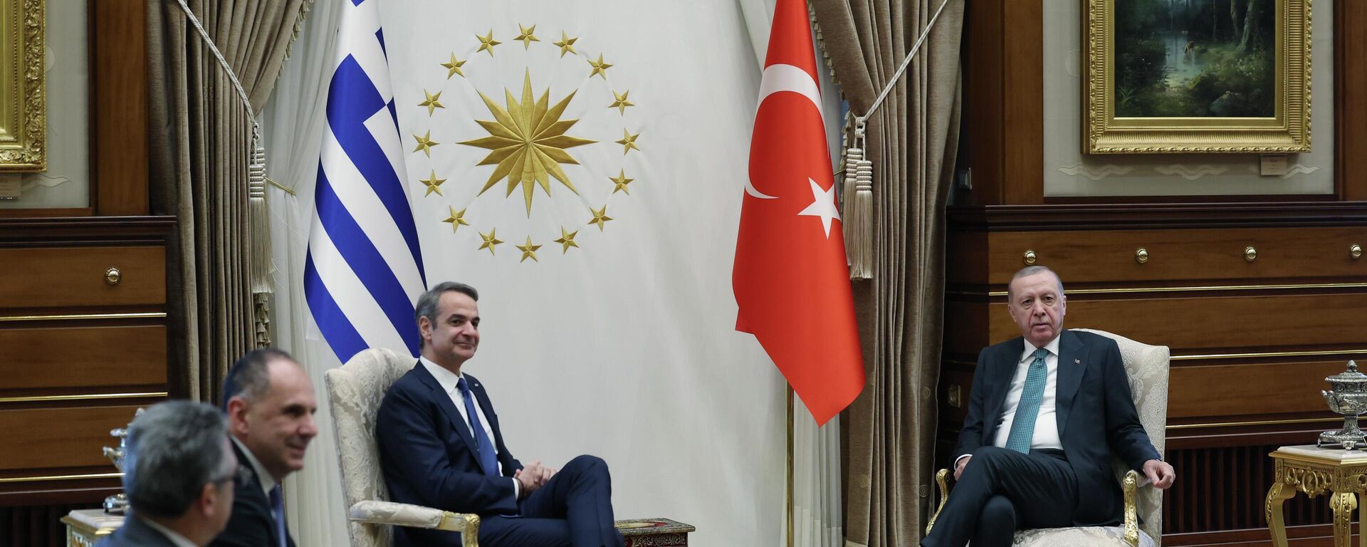 Cumhurbaşkanı Erdoğan ve Yunanistan Başbakanı Miçotakis bir araya geldi - Sputnik Türkiye, 1920, 11.02.2026