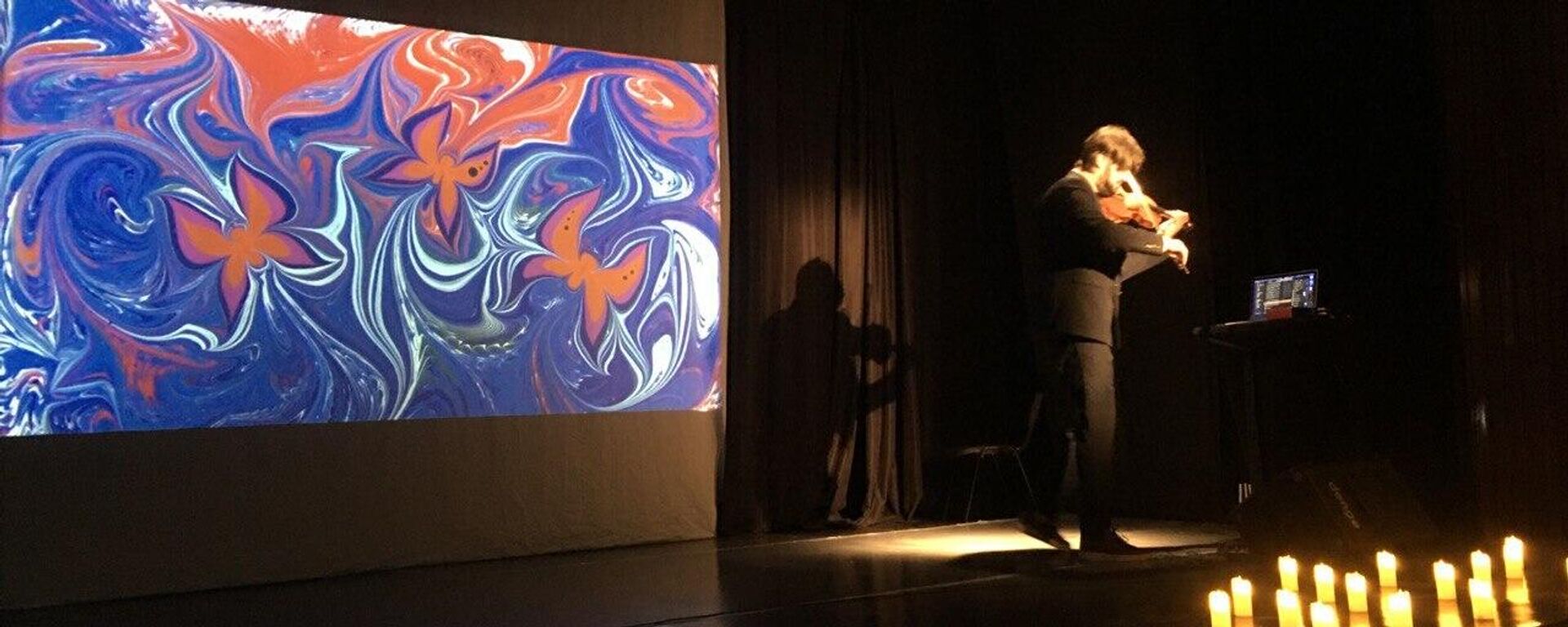 Rus viola ustası Pavel Matskeviç ve Moskova’lı ressam Anna Klıkovskaya - Sputnik Türkiye, 1920, 12.02.2026