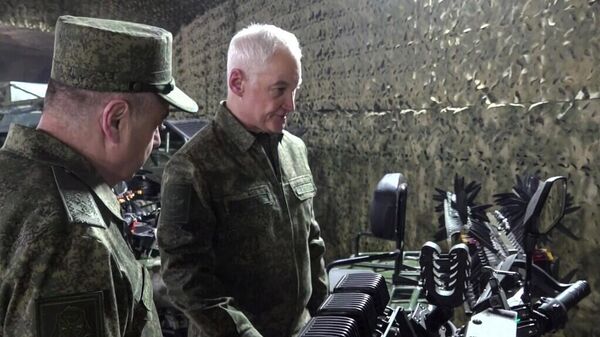 Министр обороны РФ Андрей Белоусов во время инспекции Южной группировки войск - Sputnik Türkiye