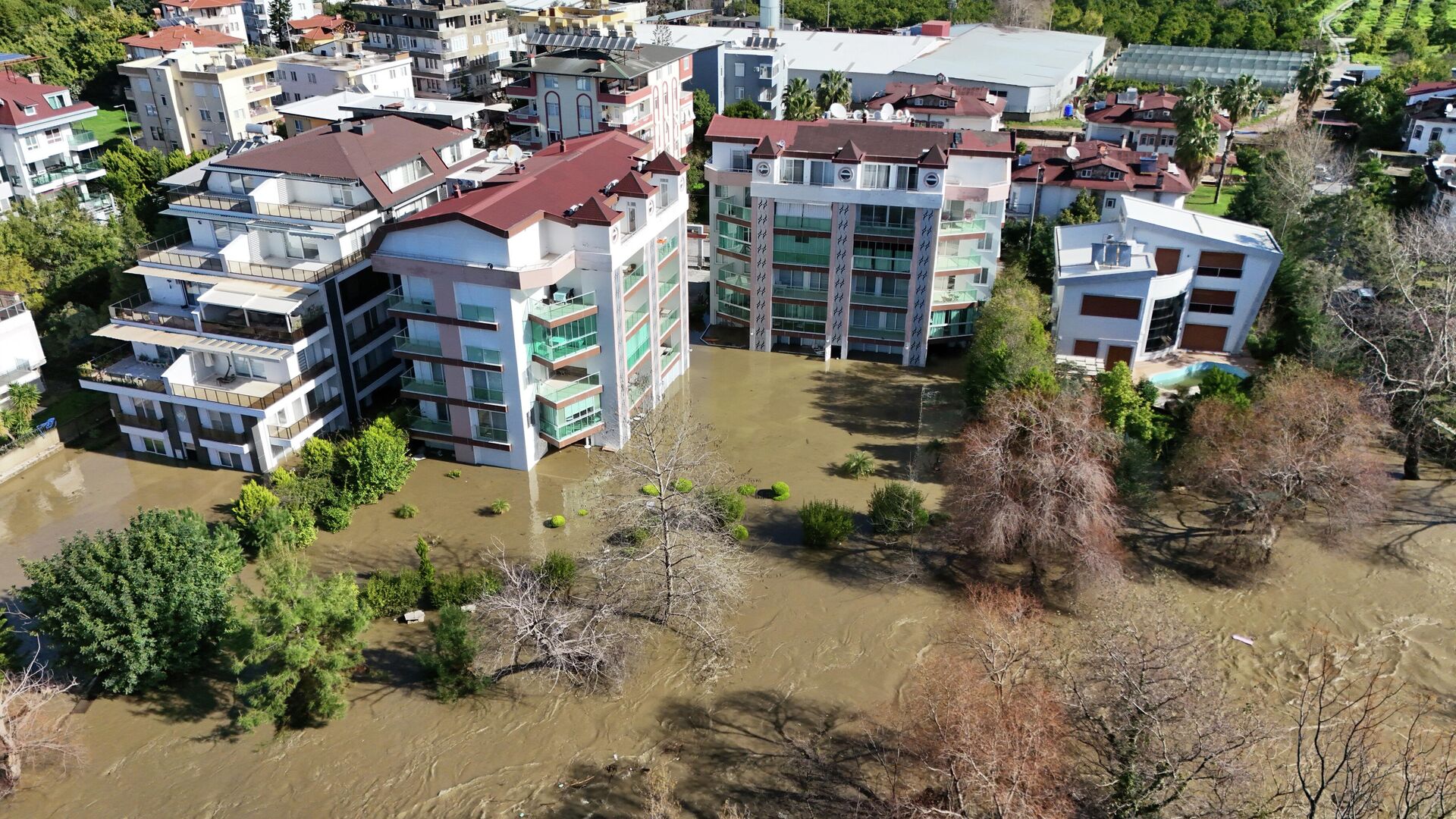 Alanya'da su baskını olan Dim Barajı'nın çevresindeki evler boşaltıldı - Sputnik Türkiye, 1920, 14.02.2026