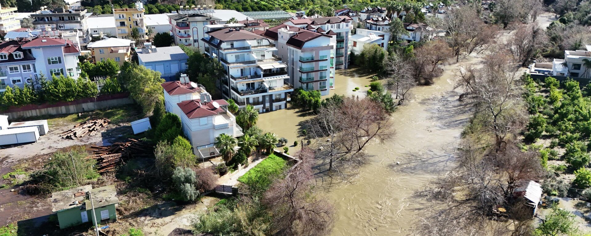 Alanya'da su baskını olan Dim Barajı'nın çevresindeki evler boşaltıldı - Sputnik Türkiye, 1920, 14.02.2026
