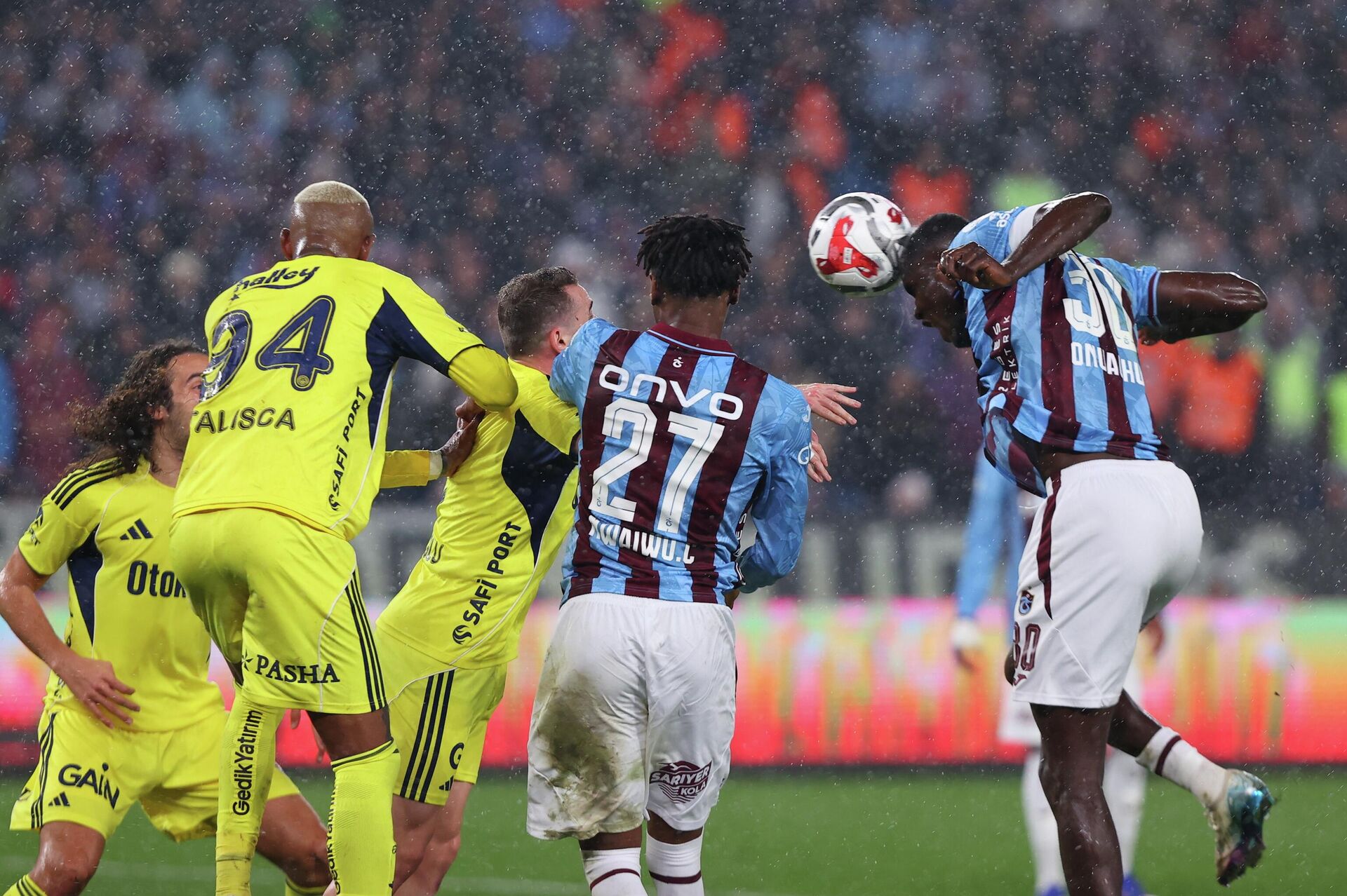 Trabzonspor - Fenerbahçe
 - Sputnik Türkiye, 1920, 15.02.2026