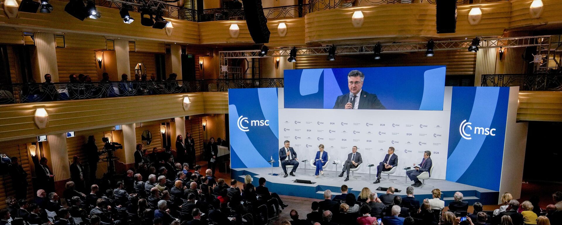 Andrej Plenkovic, Prime Minister, Republic of Croatia, Kristr˙n Mjoll Frostadottir, Prime Minister of Iceland, Alexander Stubb, President of Finland and Edgars Rinkevics, President of Latvia, from left, speak as part of a panel discussion during the Munich Security Conference at the Bayerischer Hof Hotel in Munich, Germany, Sunday, Feb. 16, 2025. - Sputnik Türkiye, 1920, 15.02.2026