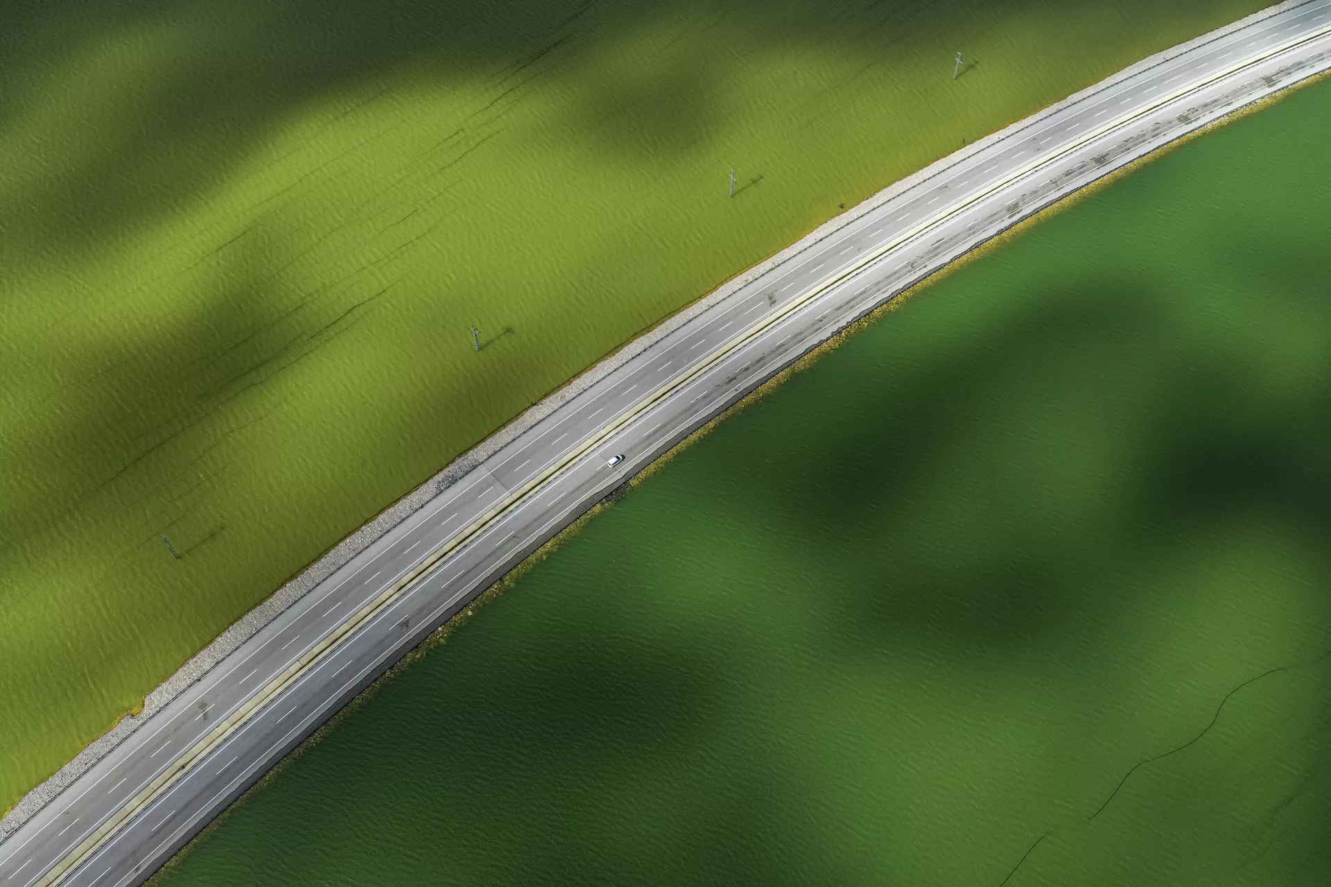 Konya-Antalya yolu sular altında: Trafik levhaları suya gömüldü - Sputnik Türkiye, 1920, 16.02.2026