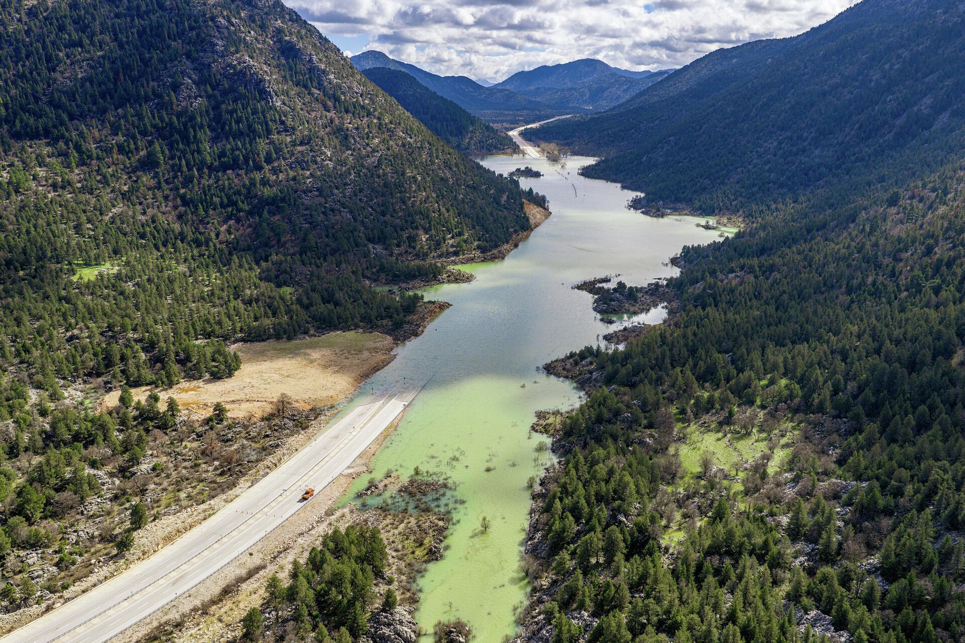 Konya-Antalya karayolu

 - Sputnik Türkiye, 1920, 16.02.2026