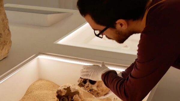 12 bin yıllık mezarda genetik sır çözüldü - Sputnik Türkiye