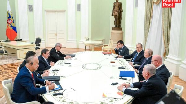 Putin, Kremlin’de Küba Dışişleri Bakanı Bruno Rodriguez Parrilla ile görüştü - Sputnik Türkiye