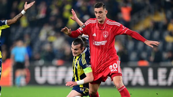 UEFA Avrupa Ligi son 16 play-off turu ilk maçında Fenerbahçe ile Nottingham Forest karşılaştı - Sputnik Türkiye