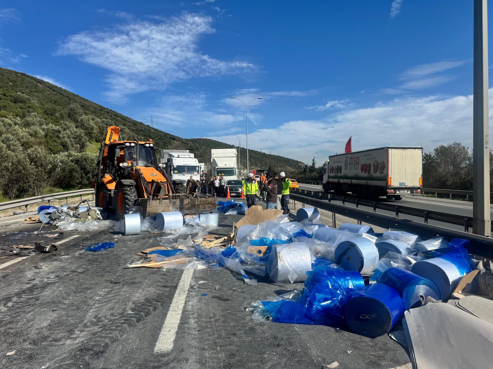 Anadolu Otoyolu'nun Kocaeli kesimindeki kaza nedeniyle kapanan İstanbul yönü ulaşıma açıldı
 - Sputnik Türkiye, 1920, 20.02.2026