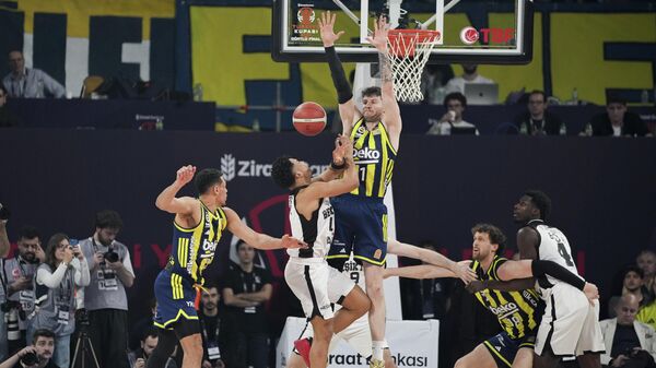 Ziraat Bankası Türkiye Kupası'nda Beşiktaş GAİN'i 91-74 yenen  Fenerbahçe Beko  kupanın sahibi oldu. - Sputnik Türkiye