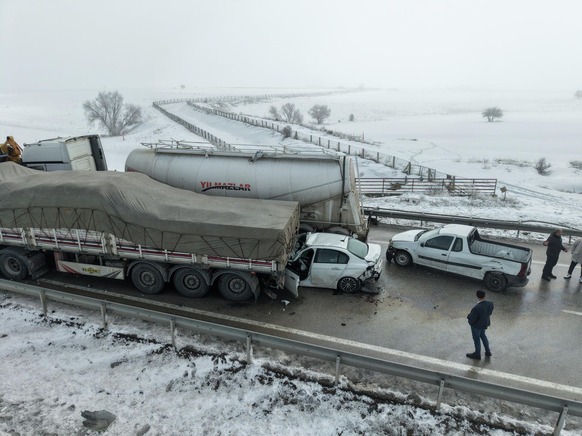 Erzurum'da zincirleme kaza - Sputnik Türkiye, 1920, 23.02.2026