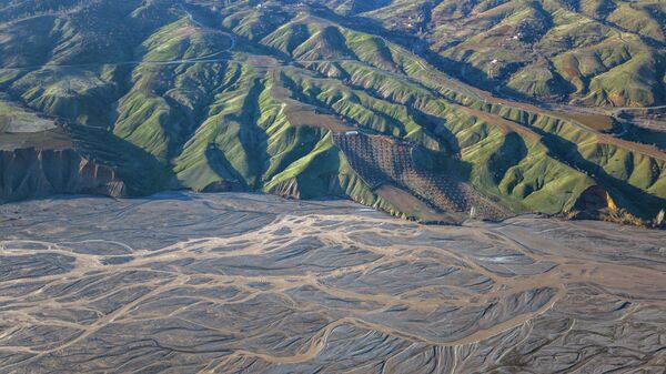 Şiro Çayı eriyen kar sularını Fırat Nehri’ne taşıyor - Sputnik Türkiye