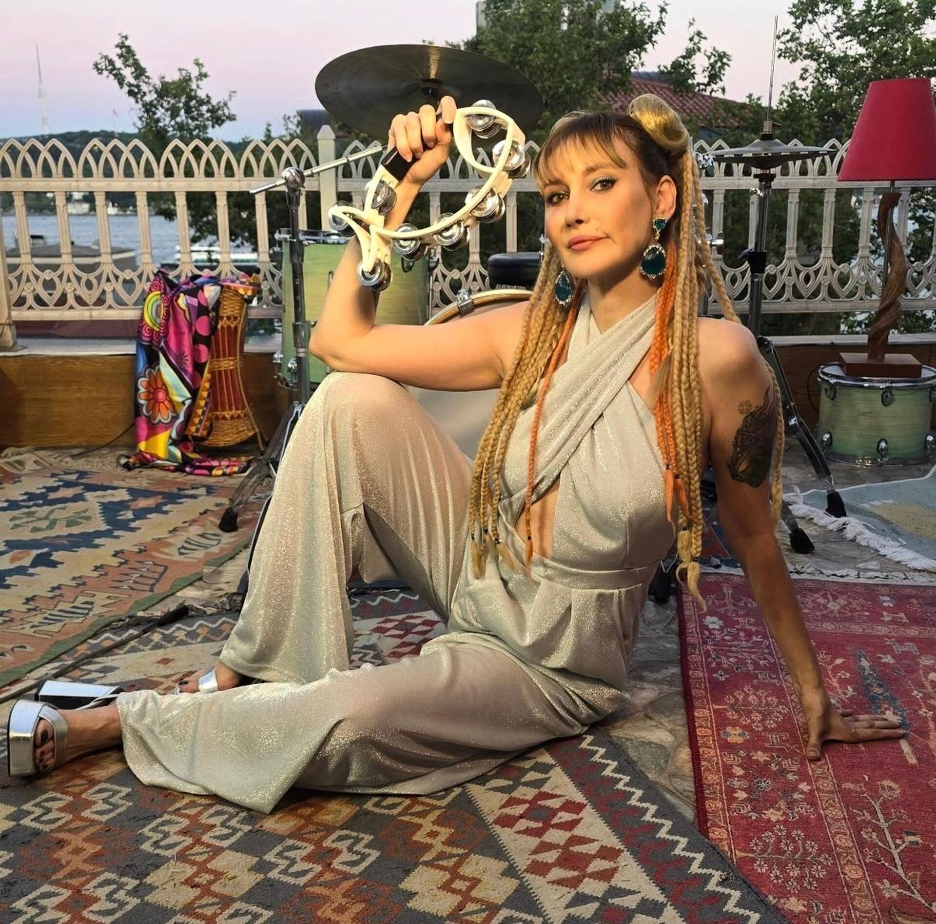 Şarkıcı Gökçe sosyal medya  - Sputnik Türkiye, 1920, 24.02.2026