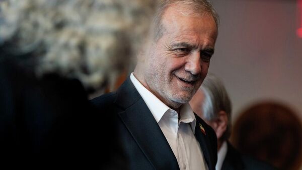 Mesud Pezeşkiyan - Sputnik Türkiye