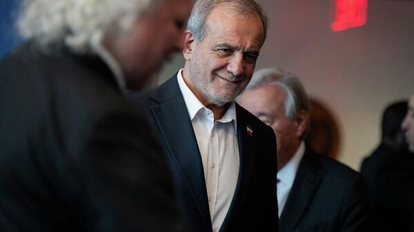 Mesud Pezeşkiyan - Sputnik Türkiye