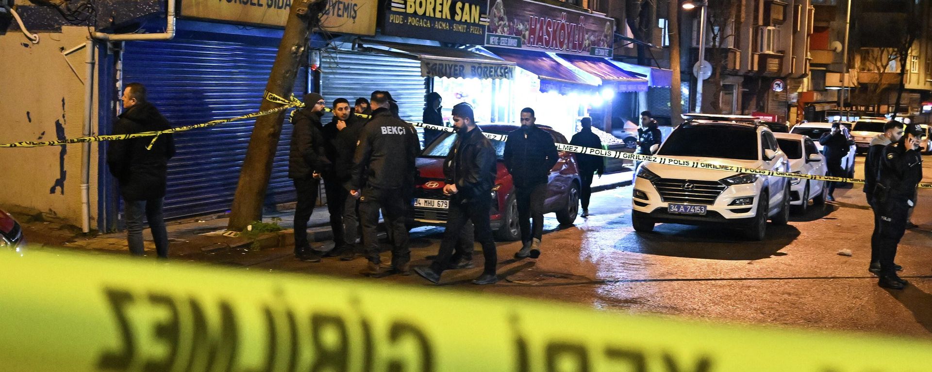 Bahçelievler'de uyuşturucu madde sattığı belirlenen şüphelilerce açılan ateş sonucu 1 jandarma yaralandı, 2 şüpheli gözaltına alındı. - Sputnik Türkiye, 1920, 28.02.2026