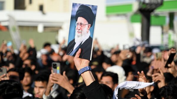 Hamaney'in ardından Irak'ta ABD karşıtı gösteriler düzenlendi - Sputnik Türkiye