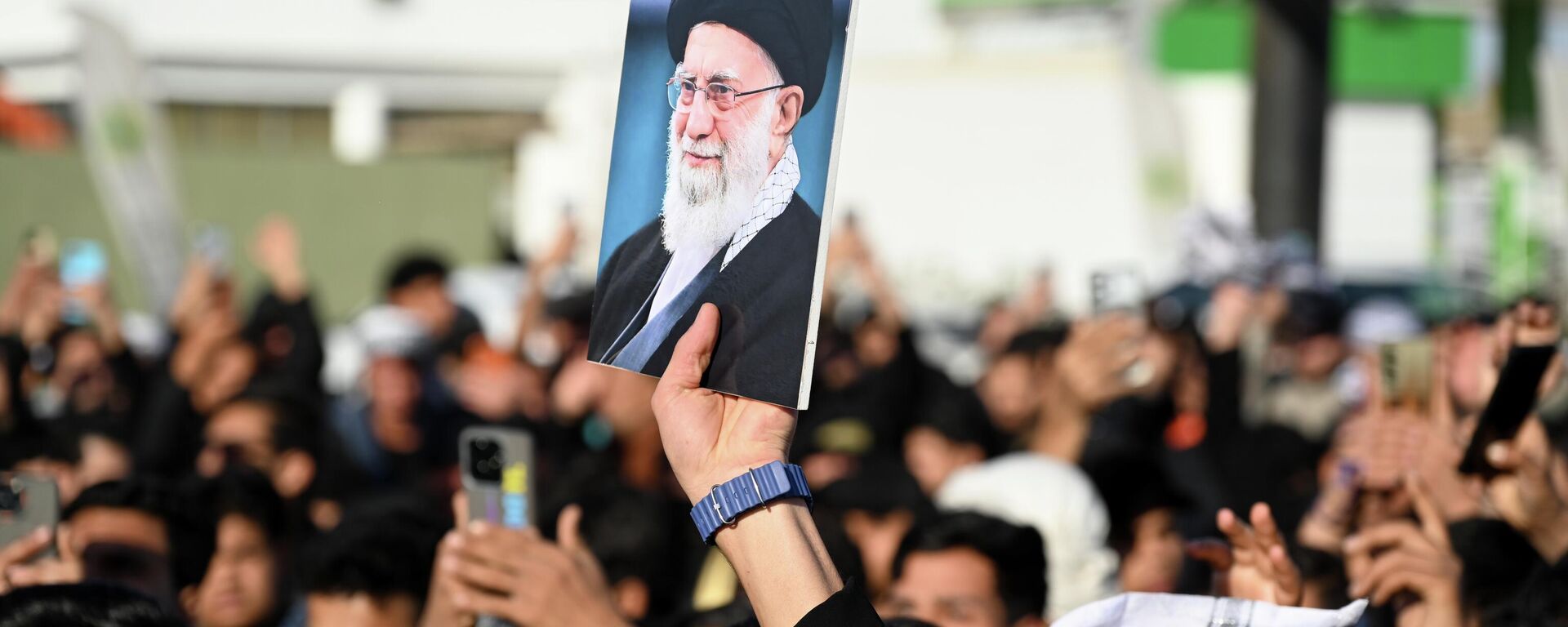 Hamaney'in ardından Irak'ta ABD karşıtı gösteriler düzenlendi - Sputnik Türkiye, 1920, 03.03.2026