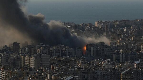 İsrail Beyrut'a saldırdı - Sputnik Türkiye