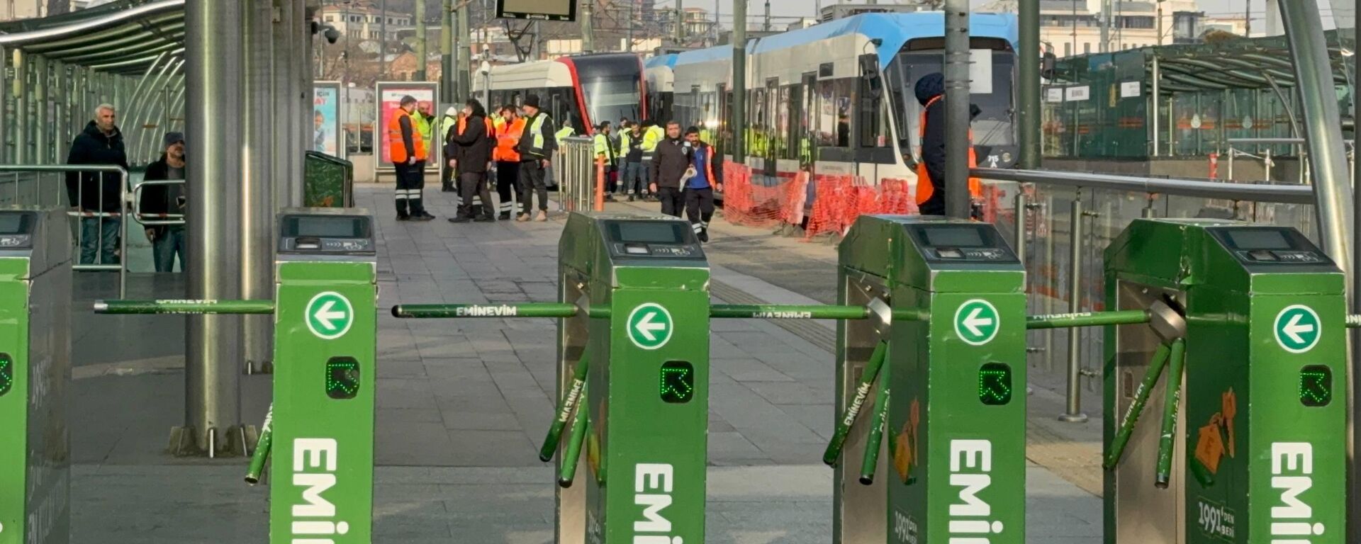 Raydan çıkan tramvay karşı yönden gelen tramvaya çarptı - Sputnik Türkiye, 1920, 03.03.2026